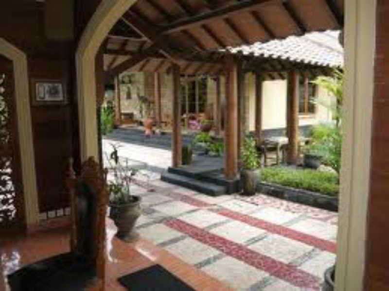 Ndalem Bantul Hotel Gandok Exterior photo